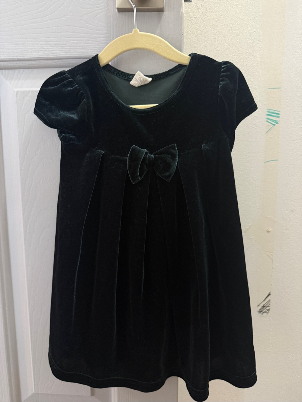 Girls Velvet Bow Dress in Dark Green
